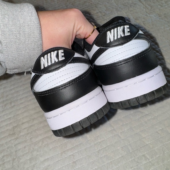 Women’s Nike Dunk Low Retro Shoes - Picture 4 of 6